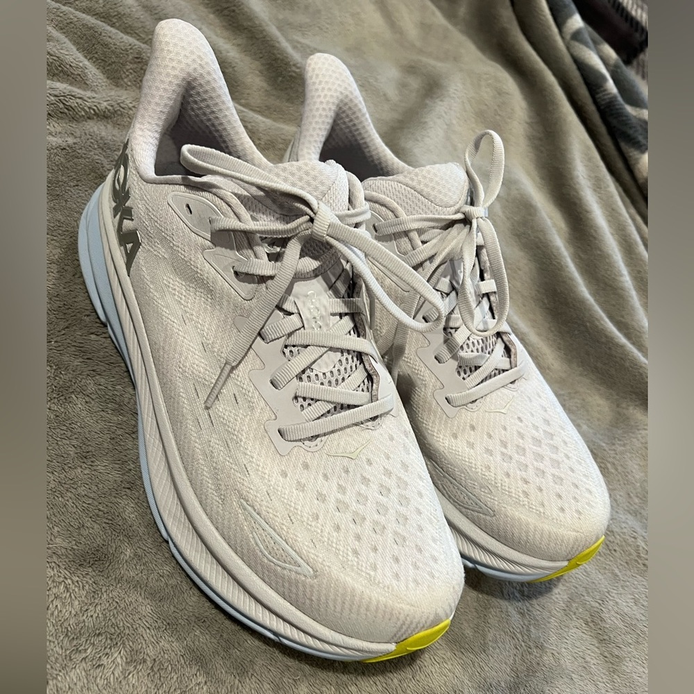 Womens hoka Clifton 9
